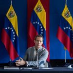 El opositor Juan Guaidó ofrece declaraciones, el 21 de noviembre del 2022, en Caracas (Venezuela). EFE/ Miguel Gutiérrez