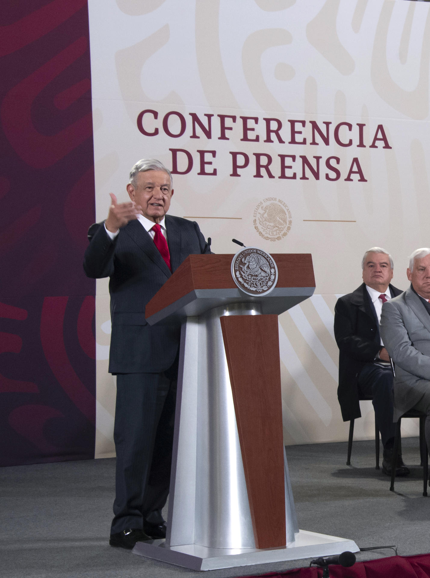 Fotografía cedida hoy, por la presidencia de México, del mandatario mexicano, Andrés Manuel López Obrador, durante una rueda de prensa en Palacio Nacional de la Ciudad de México (México). EFE/Presidencia de México/SOLO USO EDITORIAL/SOLO DISPONIBLE PARA ILUSTRAR LA NOTICIA QUE ACOMPAÑA(CRÉDITO OBLIGATORIO)