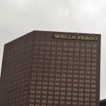 Foto de archivo de una vista general de la sede del banco de inversión estadounidense Wells Fargo en Los Ángeles (Estados Unidos). EFE/Matt Campbell