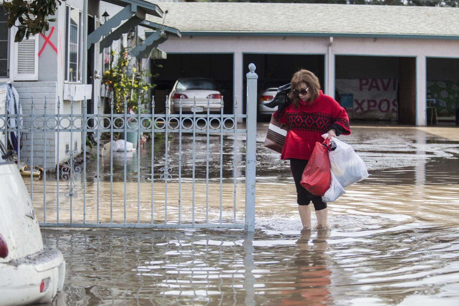 Imagen de archivo que muestra una calle inundada en el barrio Coyote Creek de San José (California). EFE/Peter Da Silva