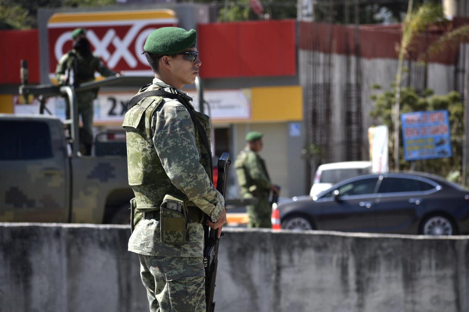 Imagen de archivo que muestra a militares montando guardia en el estado de Guerrero (México). EFE/STR