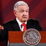 El presidente Andrés Manuel López Obrador, durante su participación en la conferencia de prensa matutina en el Palacio Nacional, hoy en Ciudad de México. (México). EFE/Isaac Esquivel