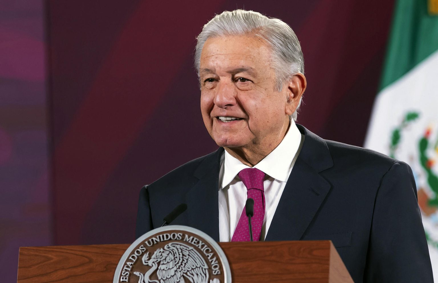 Fotografía cedida hoy, por la presidencia de México, del mandatario mexicano, Andrés Manuel López Obrador, durante una rueda de prensa en el Palacio Nacional de Ciudad de México(México). EFE/Presidencia de México/SOLO USO EDITORIAL/SOLO DISPONIBLE PARA ILUSTRAR LA NOTICIA QUE ACOMPAÑA(CRÉDITO OBLIGATORIO)