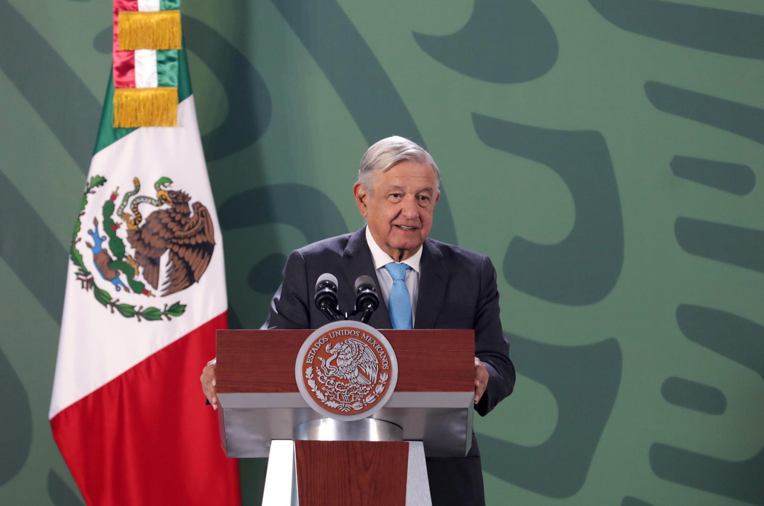 Fotografía cedida por la Presidencia de México del mandatario mexicano, Andrés Manuel López Obrador, durante una rueda de prensa en el municipio de Zapopan, en Jalisco (México). EFE/ Presidencia De México / SOLO USO EDITORIAL/ SOLO DISPONIBLE PARA ILUSTRAR LA NOTICIA QUE ACOMPAÑA (CRÉDITO OBLIGATORIO)