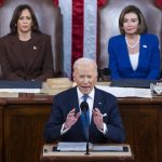 Fotografía de archivo fechada el 1 de marzo de 2022 que muestra al presidente de los Estados Unidos, Joe Biden, mientras pronuncia su primer discurso sobre el estado de la Unión, en la sede del Capitolio en Washington (EE.UU.). EFE/ Jim Lo Scalzo/POOL