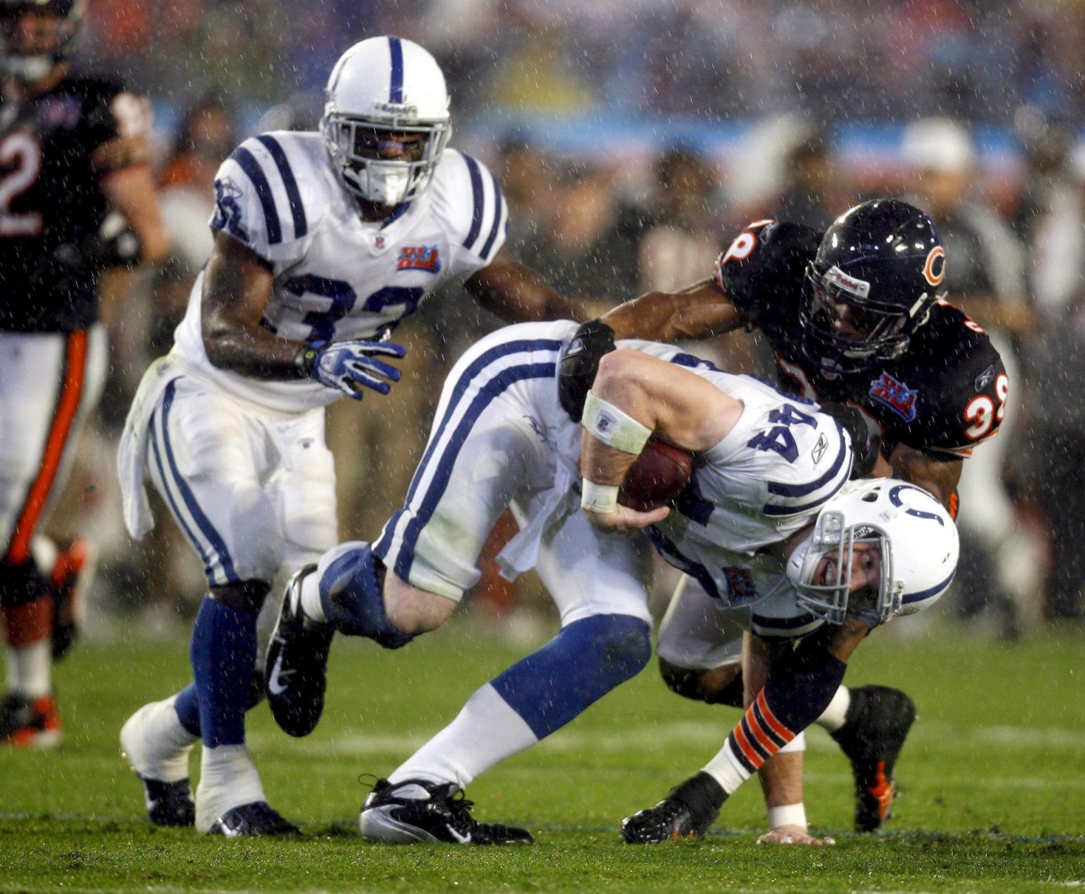 Fotografía de archivo de varios jugadores de Indianapolis Colts. EFE/JOHN G. MABANGLO