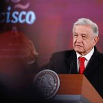 El presidente de México, Andrés Manuel López Obrador, participa hoy durante una rueda de prensa en Palacio Nacional de la Ciudad de México (México). EFE/Isaac Esquivel