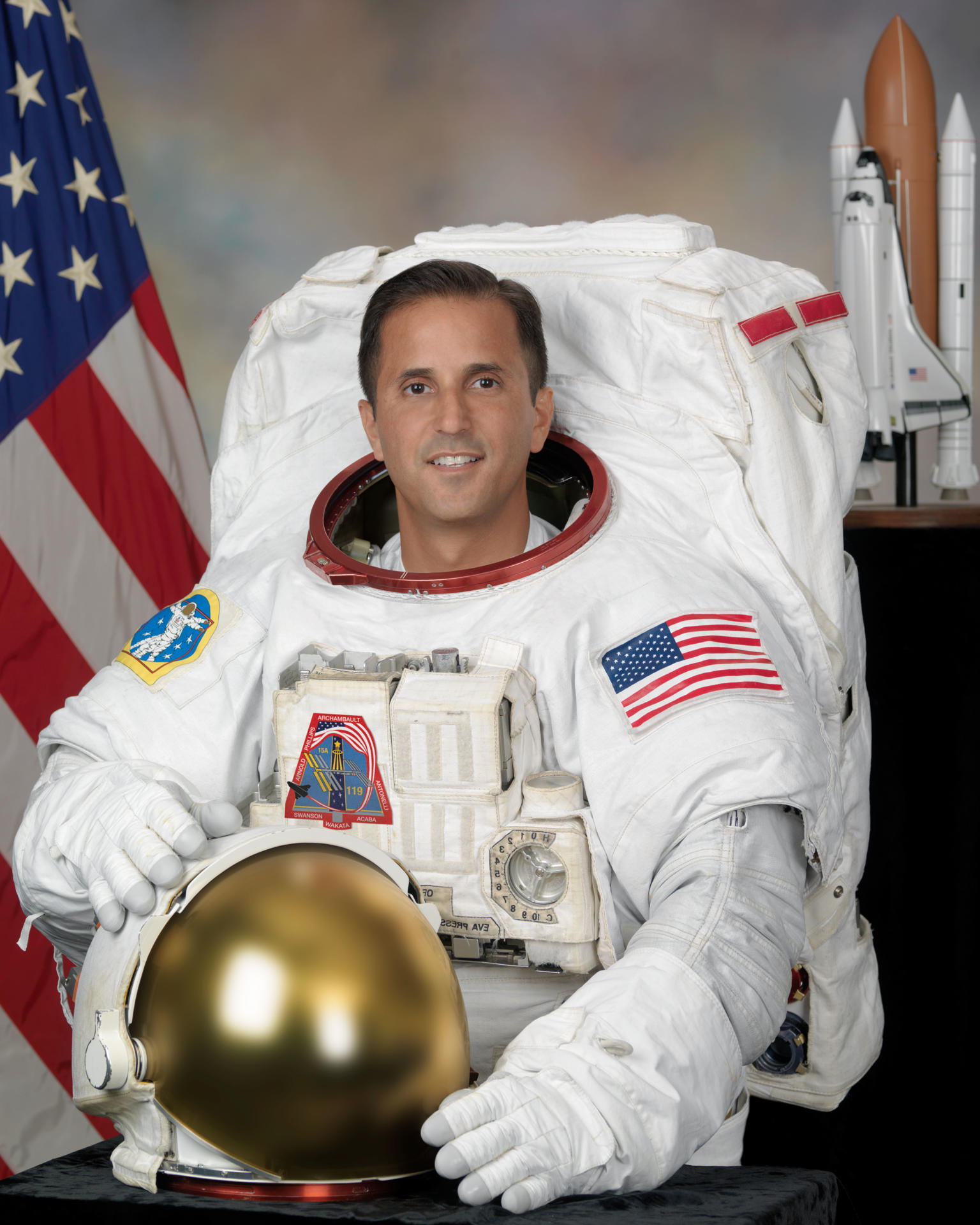 Fotografía cedida por la NASA donde aparece el veterano astronauta de origen puertorriqueño Joseph Acabá que ha estado un total de 306 días en el espacio, repartidos en tres misiones. EFE/NASA /SOLO USO EDITORIAL/NO VENTAS/SOLO DISPONIBLE PARA ILUSTRAR LA NOTICIA QUE ACOMPAÑA/CRÉDITO OBLIGATORIO