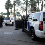 La Policía de Los Ángeles ha pedido ayuda al público para encontrar a un hombre que amenazó con un cuchillo a una trabajadora salvadoreña, quien lo desarmó y lo sacó corriendo de una tienda en la que trabaja. Archivo. EFE/PAUL BUCK