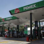 Fotografía de una estación de gasolina de Petróleos Mexicanos (Pemex) en la Ciudad de México. Imagen de archivo. EFE/ Isaac Esquivel