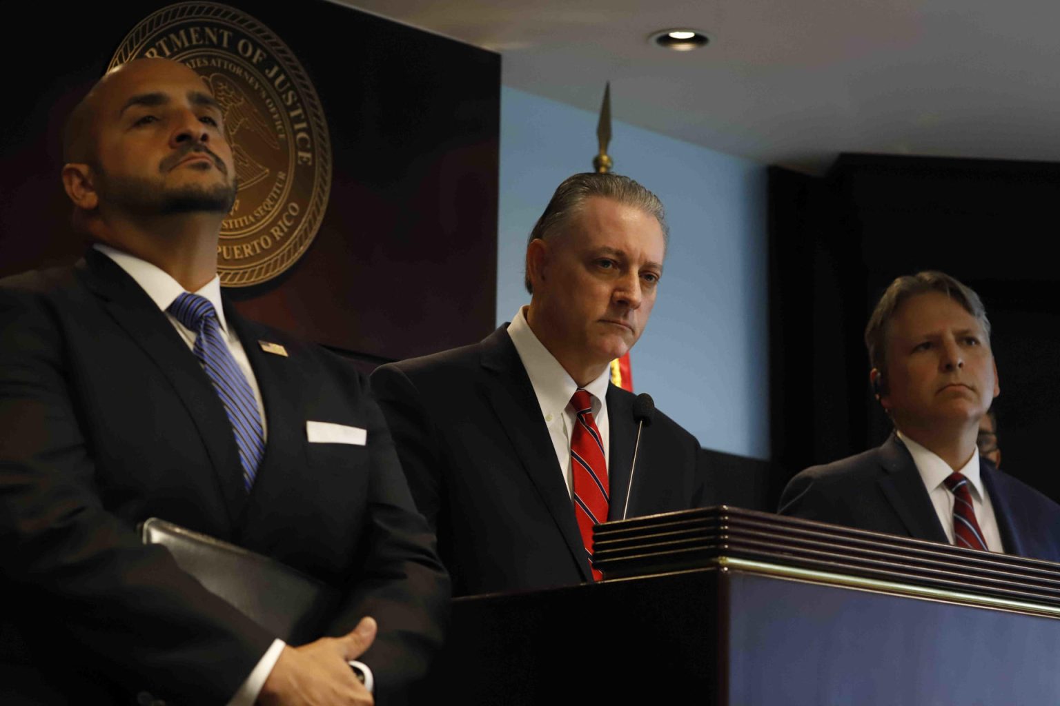 El Fiscal Federal Stephen Muldrow (c) habla durante una rueda de prensa. Imagen de archivo. EFE/ Thais Llorca