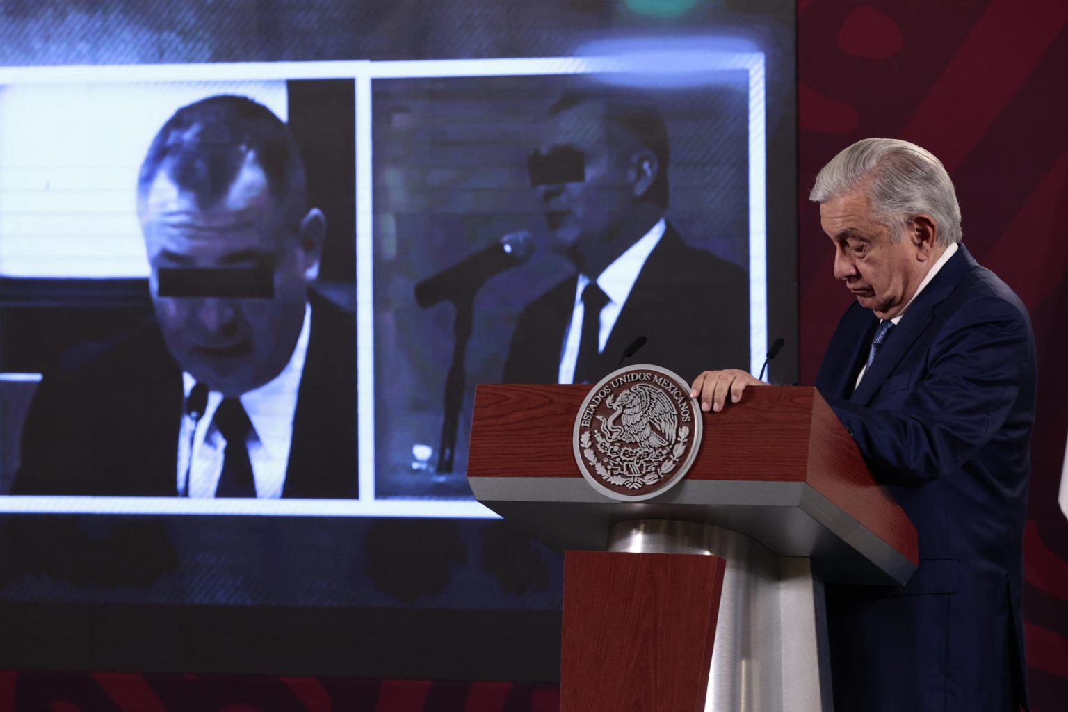 El presidente de México, Andrés Manuel López Obrador, habla hoy durante su conferencia de prensa matutina en Palacio Nacional en la Ciudad de México (México). EFE/José Méndez