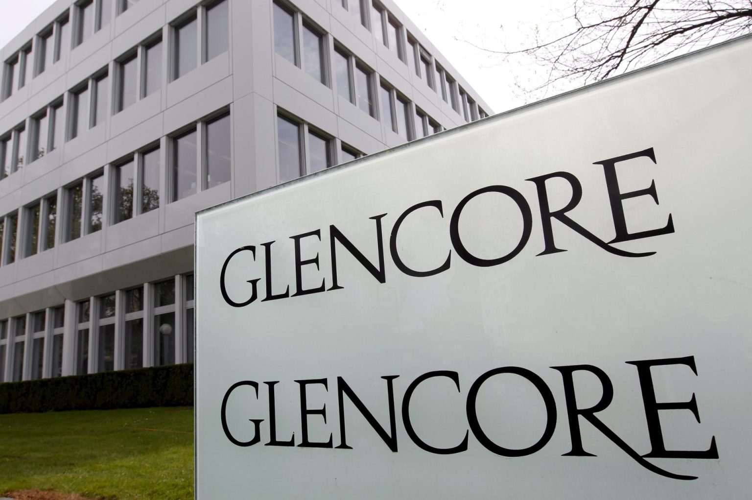 Imagen de archivo de la sede del grupo Glencore International AG en Baar, Suiza. EFE/Urs Flueeler