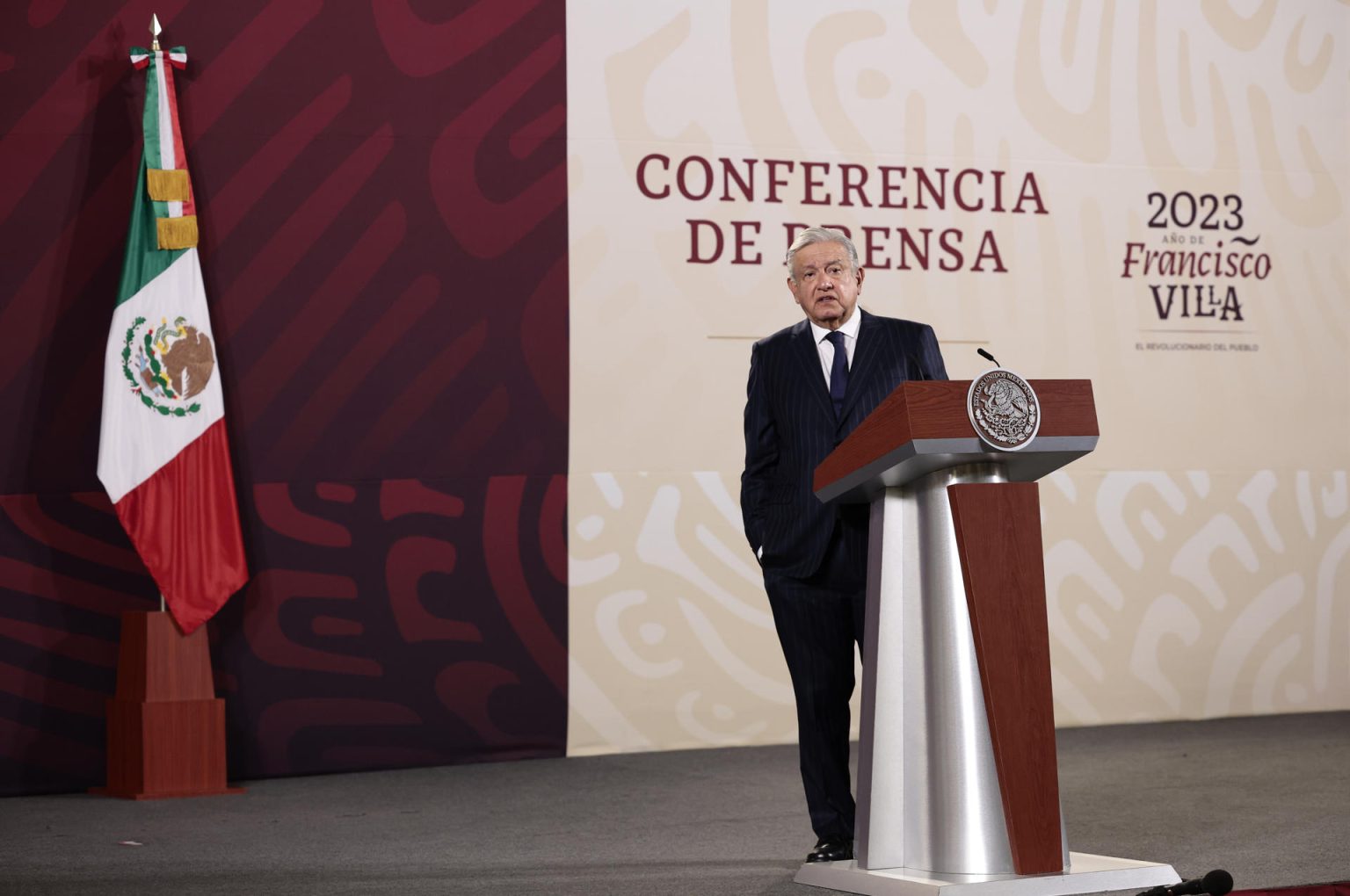 El presidente de México, Andrés Manuel López Obrador, participa hoy, durante su conferencia de prensa matutina en Palacio Nacional, en la Ciudad de México (México). EFE/José Méndez