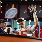 Con la victoria los Chiefs ahora forman parte del grupo de equipos que han ganado tres veces el trofeo Vince Lombardi que completan los Commanders, los Raiders y los Broncos, aunque ninguno de estos tres luce tan competitivo como Kansas City. EFE/EPA/CAROLINE BREHMAN