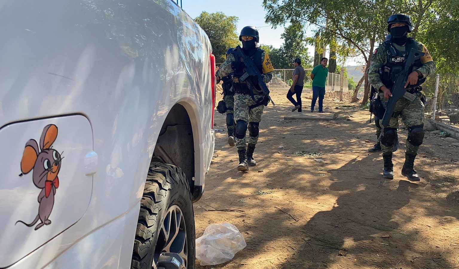 Integrantes del Ejercito Mexicano reguardan la zona donde fue capturado Ovidio Guzmán, hijo del 'Chapo', el pasado 5 de enero de 2023 en Culiacán, Sinaloa (México). Imagen de archivo. EFE/Juan Carlos Cruz