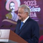 Fotografía cedida hoy, por la presidencia de México, del mandatario mexicano, Andrés Manuel López Obrador, mientras participa en una rueda de prensa en Palacio Nacional de la Ciudad de México (México). EFE/ Presidencia De México SOLO USO EDITORIAL SOLO DISPONIBLE PARA ILUSTRAR LA NOTICIA QUE ACOMPAÑA (CRÉDITO OBLIGATORIO)