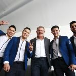 (I-D) Los integrantes del grupo de regional mexicano, la Arrolladora Banda El Limón, Jan Carlos Mauleón, Esaúl García, René Camacho (fundador), Gregorio Corona, y Salvador Arzate, posan al termino de una rueda de prensa hoy en el Auditorio Telmex, de la ciudad de Guadalajara (México). EFE/Francisco Guasco