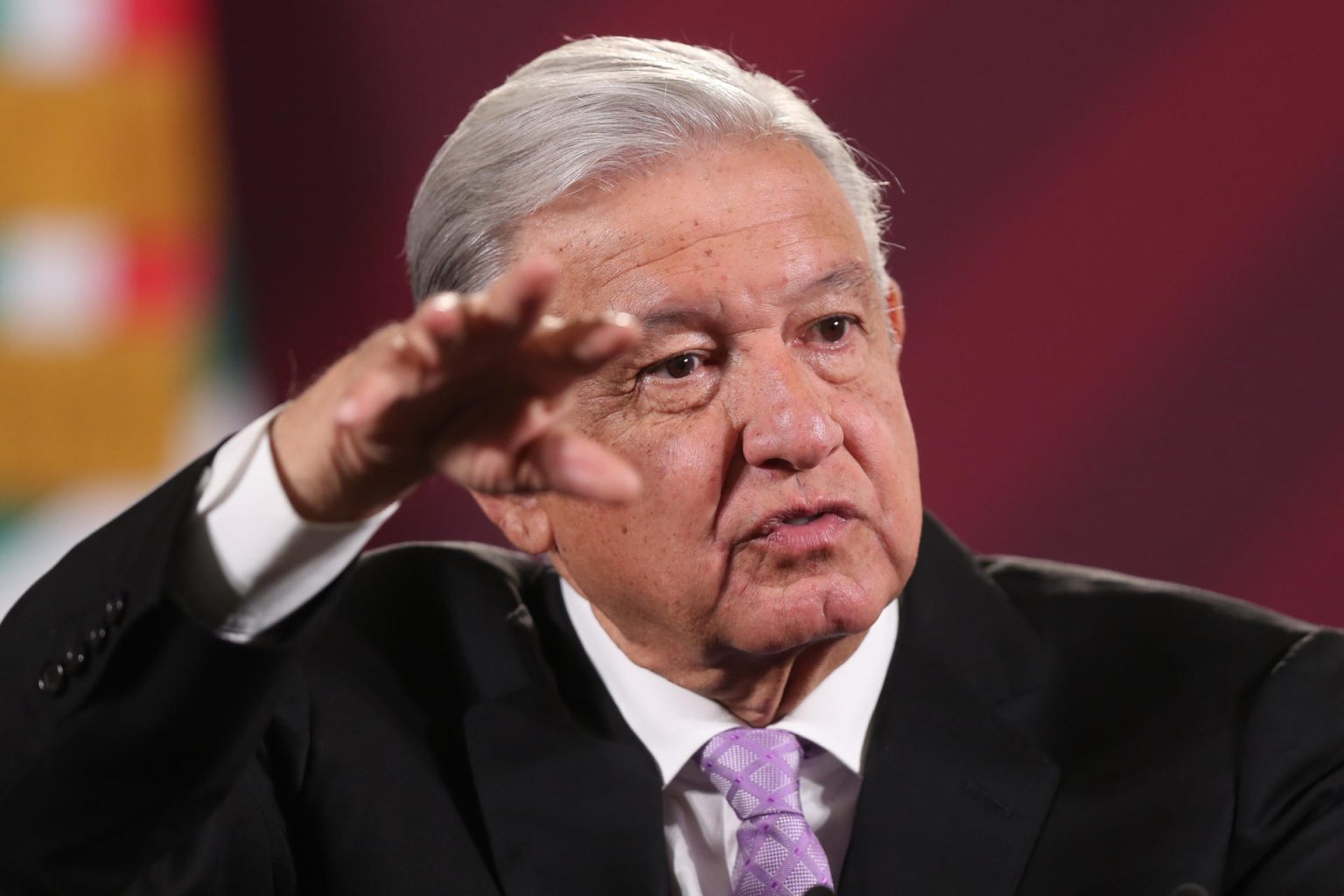 El presidente Andrés Manuel López Obrador, habla durante la conferencia matutina en el Palacio Nacional, hoy en Ciudad de México. (México). EFE/ Isaac Esquivel