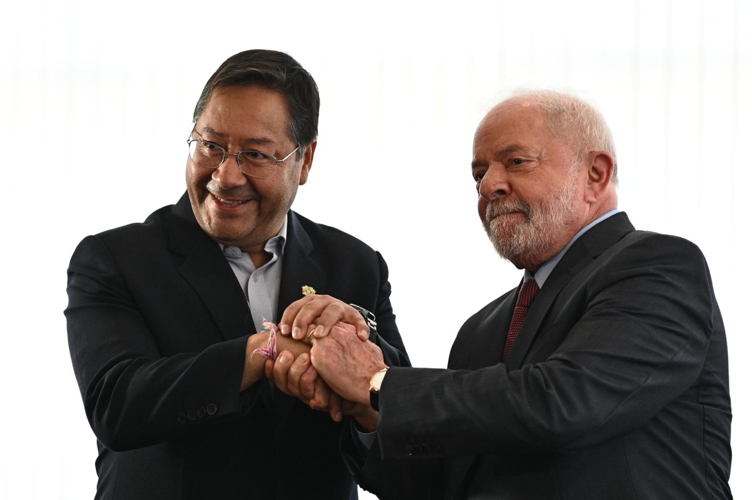 El presidente de Bolivia, Luis Arce, se reúne con el presidente de Brasil, Luiz Inacio Lula da Silva. Imagen de archivo. EFE/ André Borges