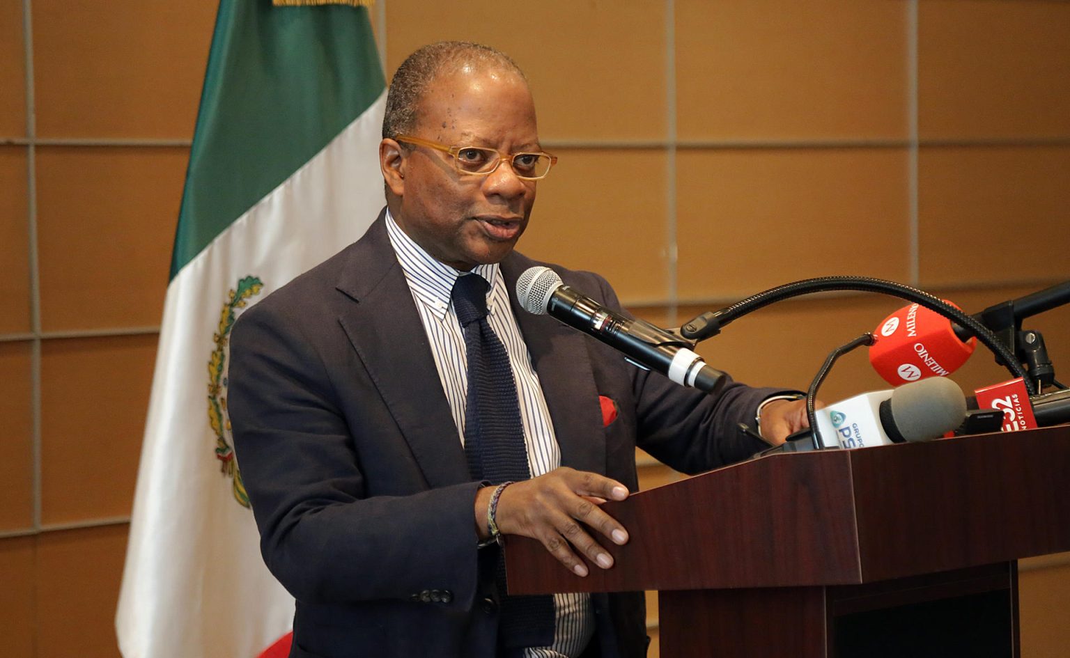 El subsecretario de Antinarcóticos de Estados Unidos, Todd D. Robinson, participa en una rueda de prensa. Imagen de archivo. EFE/Joebeth Terriquez