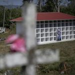 Fotografía de un Módulo de Nichos de Resguardo Humanitario Forense hoy, en el municipio de Pinogana, en la comunidad de El Real de Santa María, provincia de Darién (Panamá). EFE/ Bienvenido Velasco