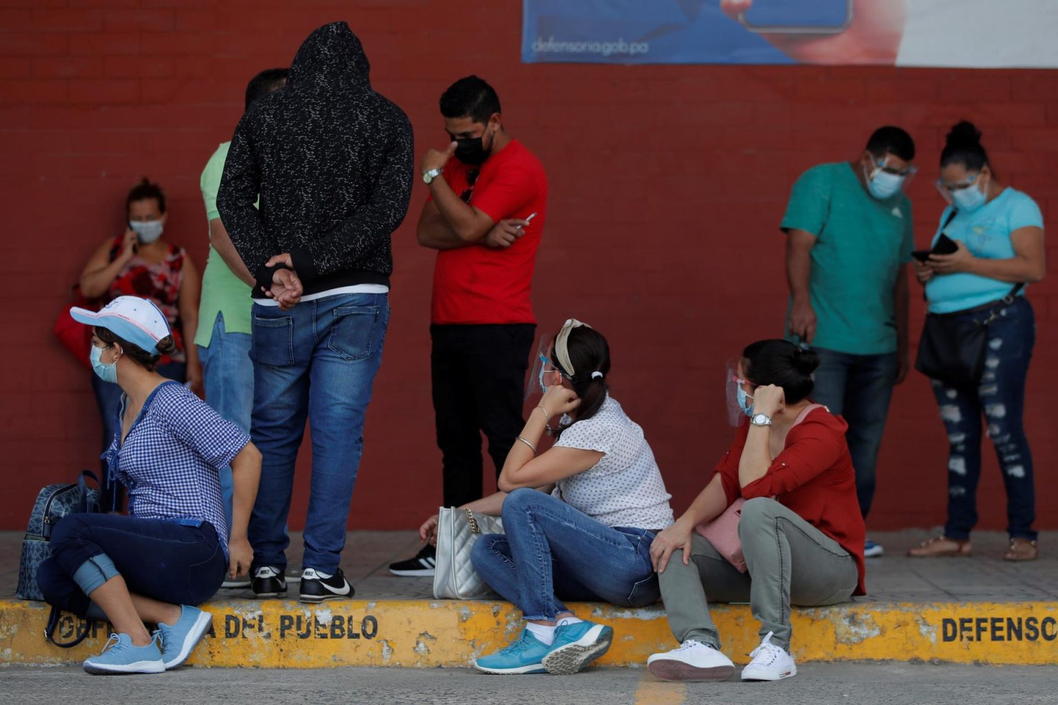 En la camioneta, con placas de Managua, viajaban diez ecuatorianos, dos venezolanos y dos paquistaníes, más el conductor que también resultó herido, y fueron trasladados a un hospital de la zona. Imagen de archivo. EFE/Bienvenido Velasco