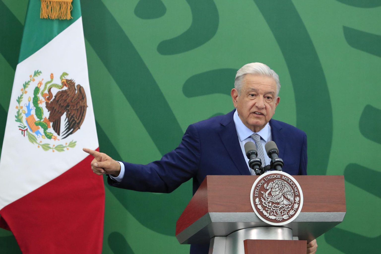 El presidente de México, Andrés Manuel López Obrador, habla hoy durante su conferencia de prensa matutina en el Centro de Inteligencia de la Secretaria de Seguridad y Protección Ciudadana en la Ciudad de México (México). EFE/Mario Guzmán