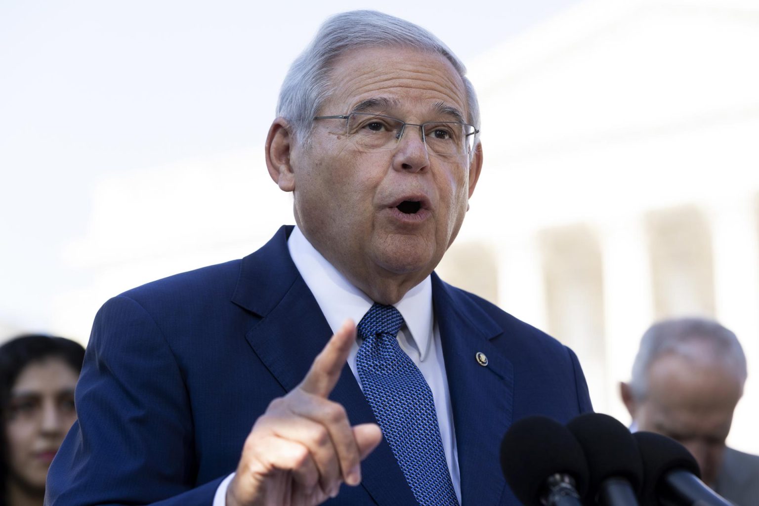 Washington (Usa), 15/06/2022.- Democratic Senator from New Jersey Bob Menendez speakds during a press conference held to mark the tenth anniversary of Deferred Action for Childhood Arrivals (DACA), and to call on Congress to pass Dream Act legislation, on Capitol Hill in Washington, DC, USA, 15 June 2022. The event was held weeks before the Fifth Circuit Court of Appeals is expected to hear oral arguments in a case that will determine DACA's future viability. (Estados Unidos) EFE/EPA/MICHAEL REYNOLDS