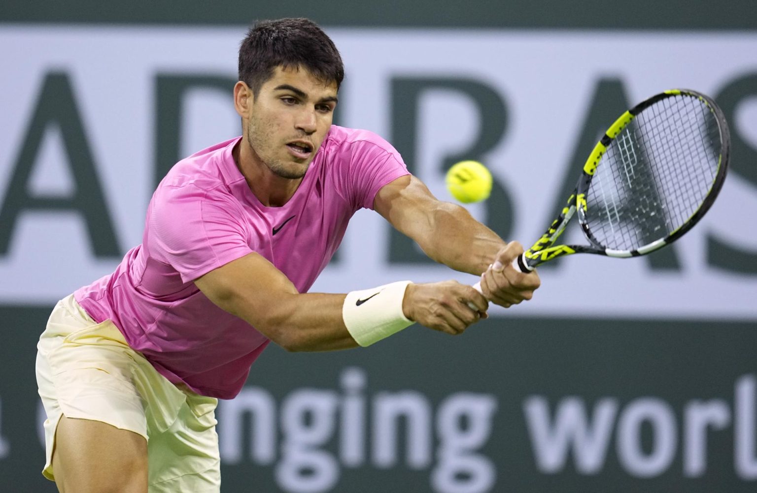 Carlos Alcaraz de España en acción contra Thanasi Kokkinakis de Australia. EFE/EPA/RAYO ACEVEDO