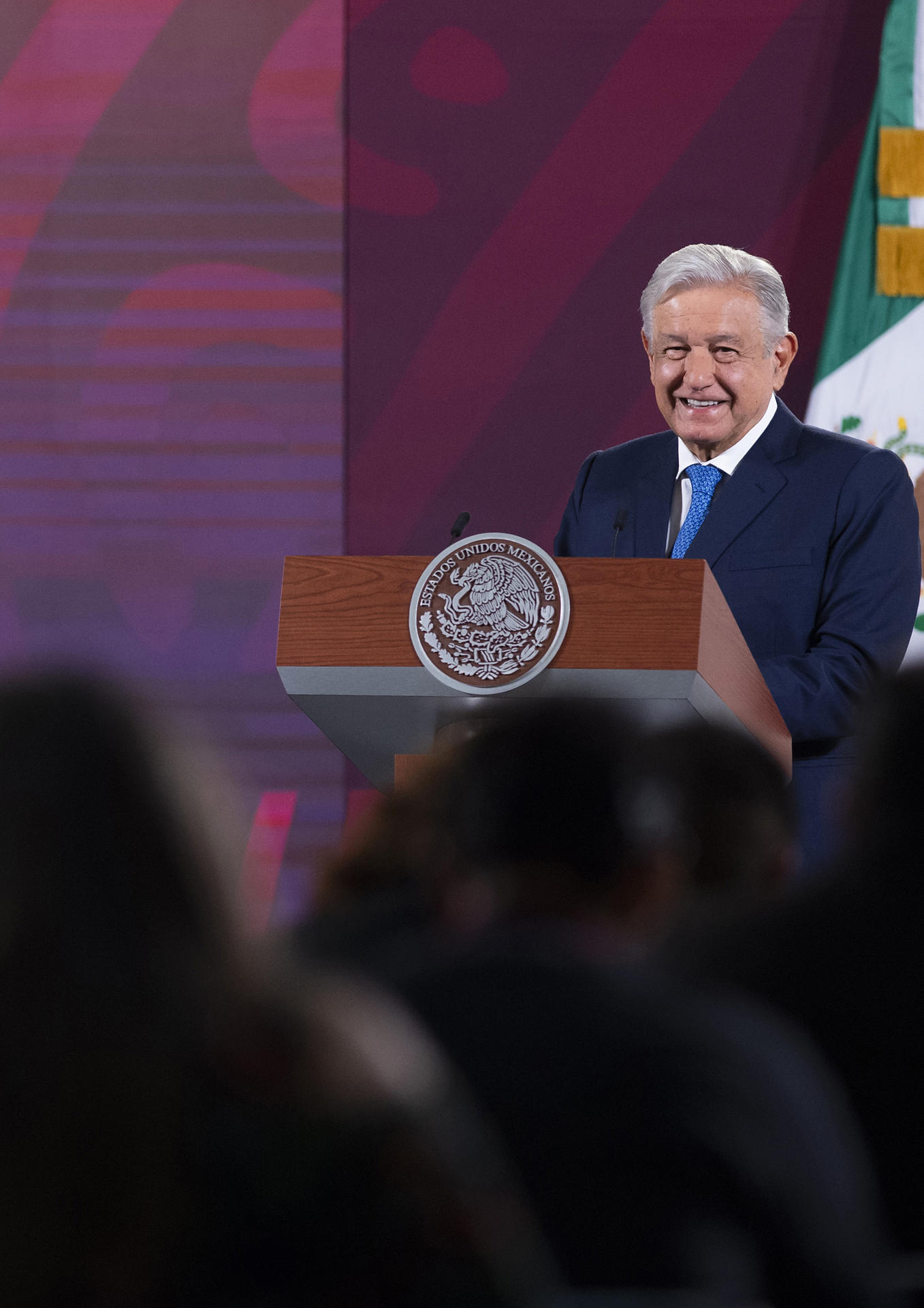 Fotografía cedida hoy por la Presidencia de México que muestra al mandatario Andrés Manuel López Obrador durante una rueda de prensa, en Palacio Nacional en la Ciudad de México (México). EFE/Presidencia de México /SOLO USO EDITORIAL /SOLO DISPONIBLE PARA ILUSTRAR LA NOTICIA QUE ACOMPAÑA (CRÉDITO OBLIGATORIO)