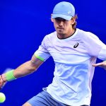 El tenista británico Alex De Minaur en acción ante el japones Taro Daniel hoy, durante un partido del Abierto Mexicano de Tenis 2023, en el balneario de Acapulco, en el estado de Guerrero (México). EFE/ David Guzmán