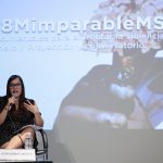 La trabajadora social del Instituto  para las Mujeres en la Migración. Montserrat Valdivia, participa hoy durante un acto celebrado en la capital mexicana para la presentación de una serie de documentales que denuncian los retos que afrontan las mujeres migrantes en México y otras partes del mundo con motivo del Día Mundial de la Mujer en la Capital Mexicana.  EFE/José Méndez