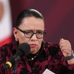 La Secretaria de Seguridad y Protección Ciudadana (SSPC), Rosa Icela Rodríguez, habla durante una rueda de prensa hoy, en el Palacio Nacional de Ciudad de México (México). EFE/Isaac Esquivel