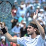 Stefanos Tsitsipas de Grecia celebra tras vencer a Cristian Garín de Chile durante el Masters 1000 de Miami en el Hard Rock Stadium, en Miami, Florida (EE.UU.), este 27 de marzo de 2023. EFE/EPA/Cristóbal Herrera-Ulashkevich