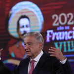 El presidente de México, Andrés Manuel López Obrador, habla durante una rueda de prensa en el Palacio Nacional, en Ciudad de México (México). EFE/ Mario Guzmán