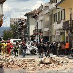 Fotografía de los daños ocasionados por el sismo de magnitud 6,5 en la escala abierta de Richter en la ciudad de Cuenca (Ecuador). EFE/Robert Puglla