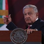 El presidente de México, Andrés Manuel López Obrador, habla hoy durante su conferencia matutina en Palacio Nacional, en Ciudad de México (México). EFE/ Mario Guzmán