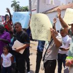 Migrantes protestan y convocan a un "Viacrucis migrante" hoy, en la ciudad de Tapachula, en el estado de Chiapas (México). EFE/Juan Manuel Blanco