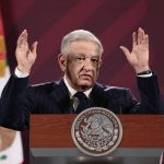 El presidente de México, Andrés Manuel López Obrador, participa en su conferencia de prensa matutina en Palacio Nacional, hoy en la Ciudad de México (México). EFE/José Méndez