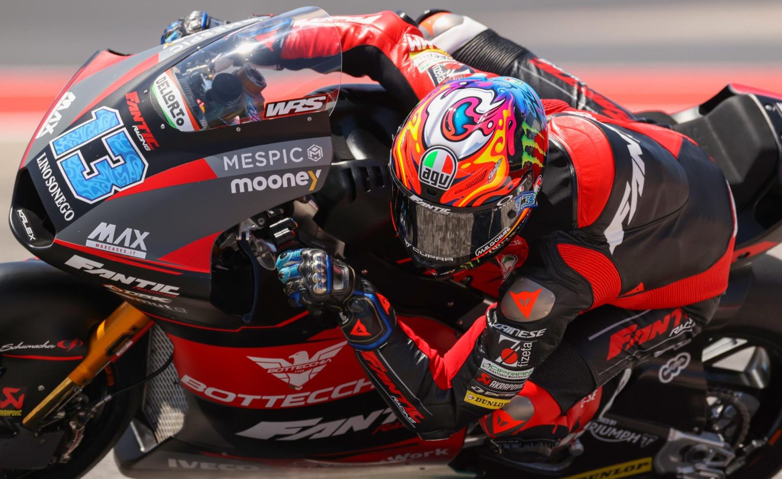 El piloto italiano de Moto2 Celestino Vietti, del equipo Fantic Racing, este 15 de abril de 2023, en el Gran Premio de las Américas, en Austin (EE.UU.). EFE/Adam Davis