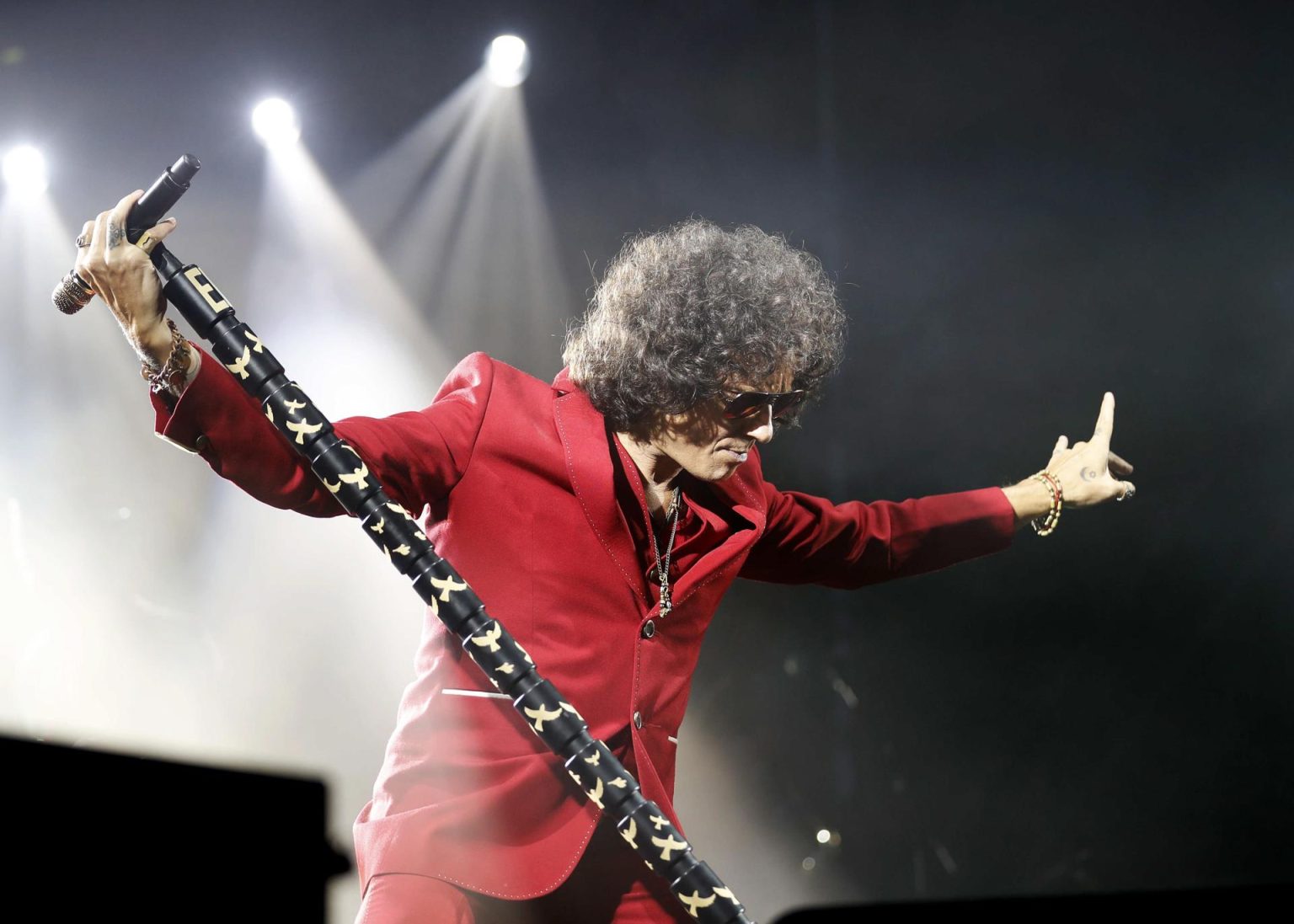 Fotografía de archivo del cantante y compositor Enrique Bunbury. EFE/José Luis Cereijido