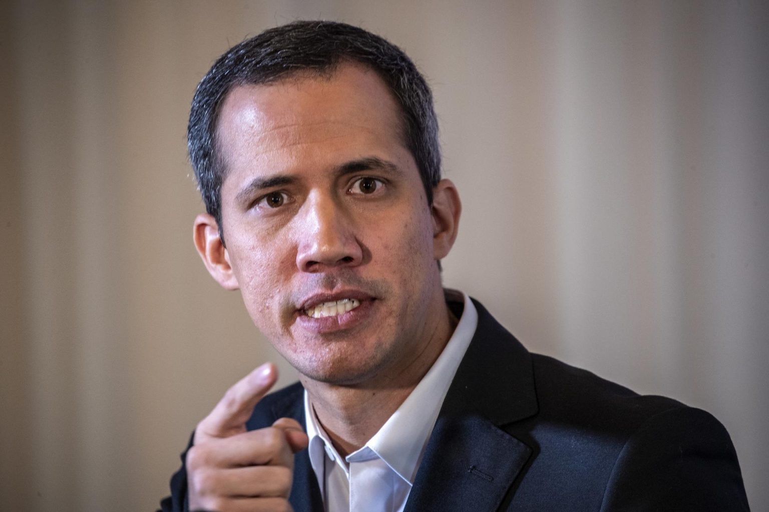 El opositor venezolano Juan Guaidó habla en una conferencia de prensa, en Miami, Florida (EE.UU.), este 27 de abril de 2023. EFE/EPA/Cristóbal Herrera-Ulashkevich