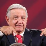 El presidente mexicano, Andrés Manuel López Obrador, habla durante una rueda de prensa matutina hoy, en el Palacio Nacional de Ciudad de México (México). EFE/ Isaac Esquivel