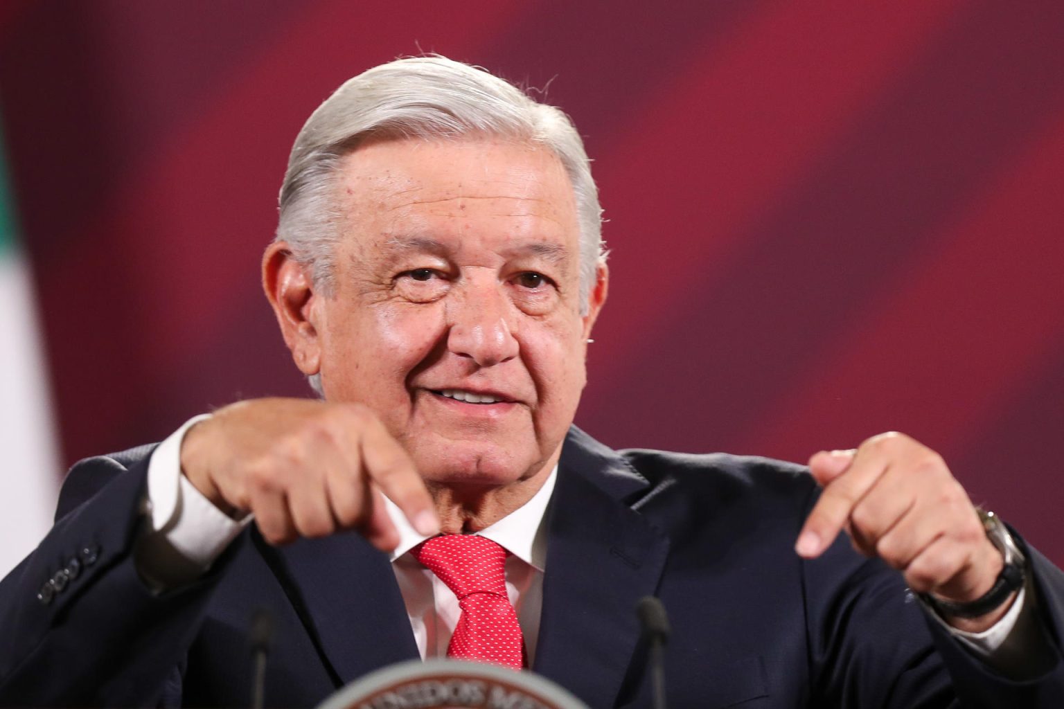 El presidente mexicano, Andrés Manuel López Obrador, habla durante una rueda de prensa matutina hoy, en el Palacio Nacional de Ciudad de México (México). EFE/ Isaac Esquivel