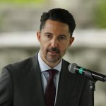 El presidente de la Federación Mexicana de Fútbol (FMF), Yon de Luisa, participa durante una rueda de prensa en Ciudad de México. Fotografía de archivo. EFE/ José Méndez