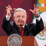 El presidente mexicano, Andrés Manuel López Obrador, habla durante una rueda de prensa matutina hoy, en el Palacio Nacional de Ciudad de México (México). EFE/ Isaac Esquivel