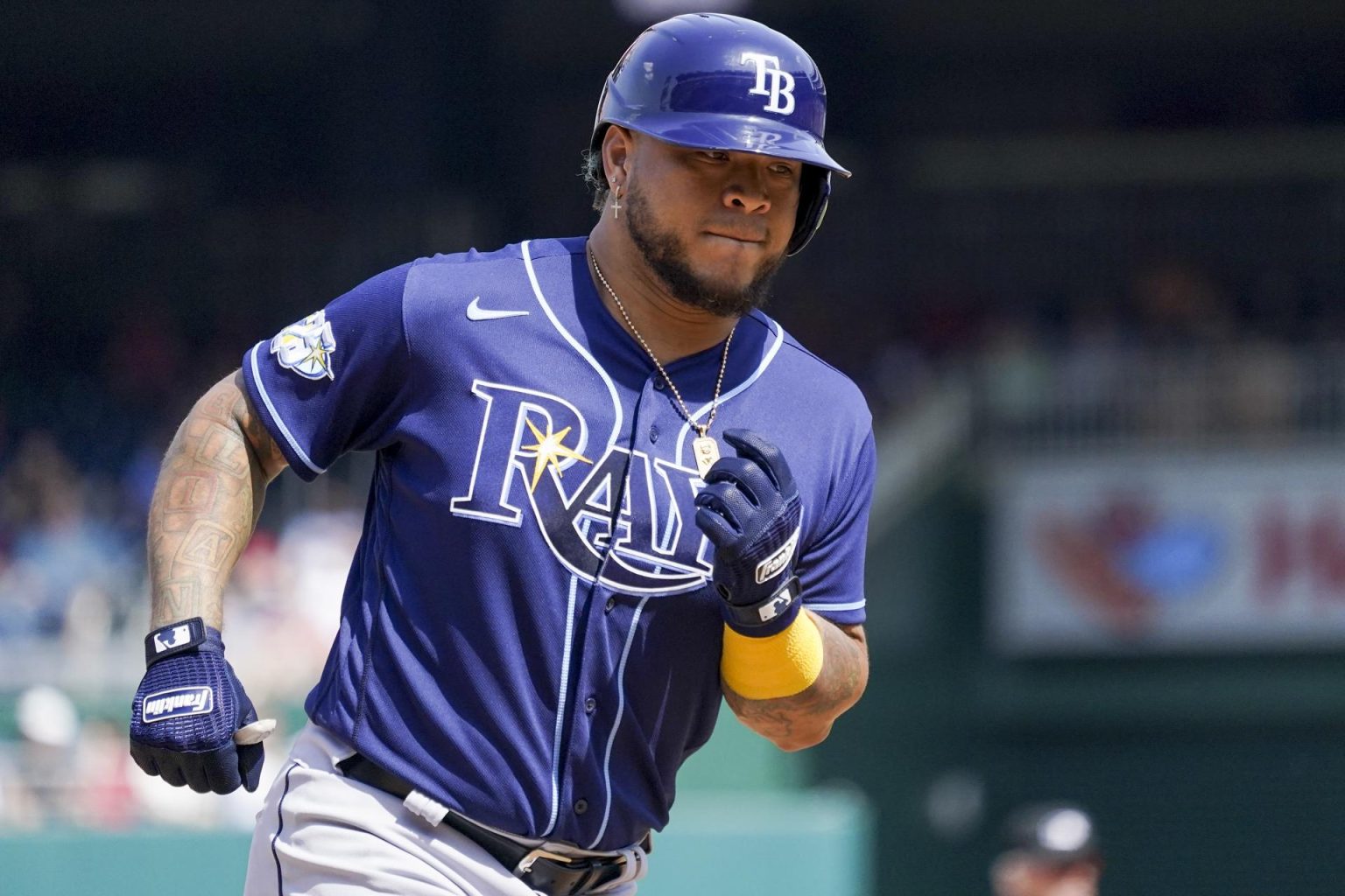 El colombiano Harold Ramírez, jardinero de los Rays de Tampa Bay, fue registrado este miércoles, 5 de abril, tras anotarle un jonrón solitario a los Nacionales de Washington, durante un partido de la MLB, en el estadio Nationals Park, en Washington DC (EE.UU.). EFE/Shawn Thew