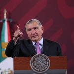 El secretario de Gobernación Adán Augusto, habla hoy durante una rueda de prensa en Palacio Nacional, de la Ciudad de México (México). EFE/Sáshenka Gutiérrez