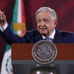 El presidente de México, Andrés Manuel López Obrador habla durante su conferencia matutina hoy, en Palacio Nacional en Ciudad de México (México). EFE/Sáshenka Gutiérrez